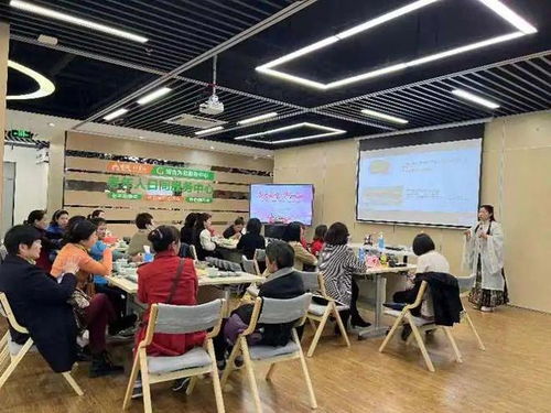 賦能家庭服務(wù)行業(yè)，看她們?nèi)绾纬蔀閳?jiān)實(shí)后盾